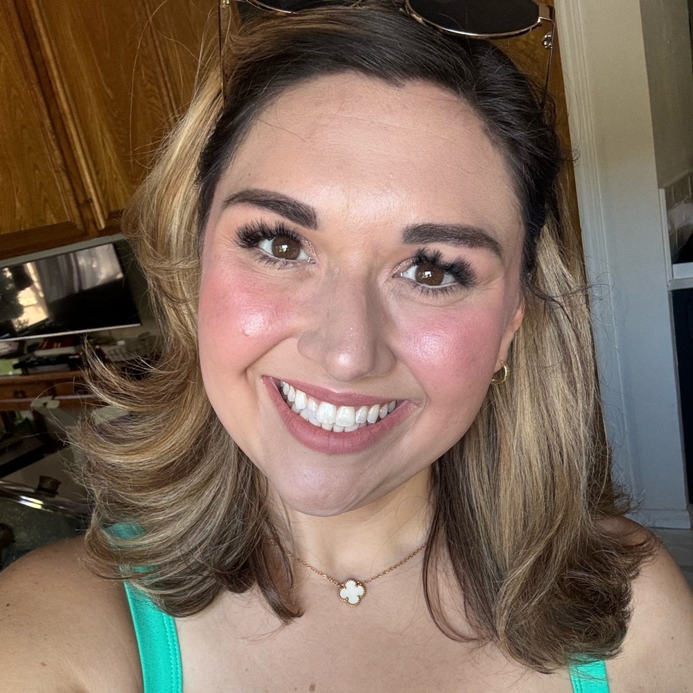 Meet your Posher, Hayley